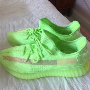 Yeezy 350 V2 Glow